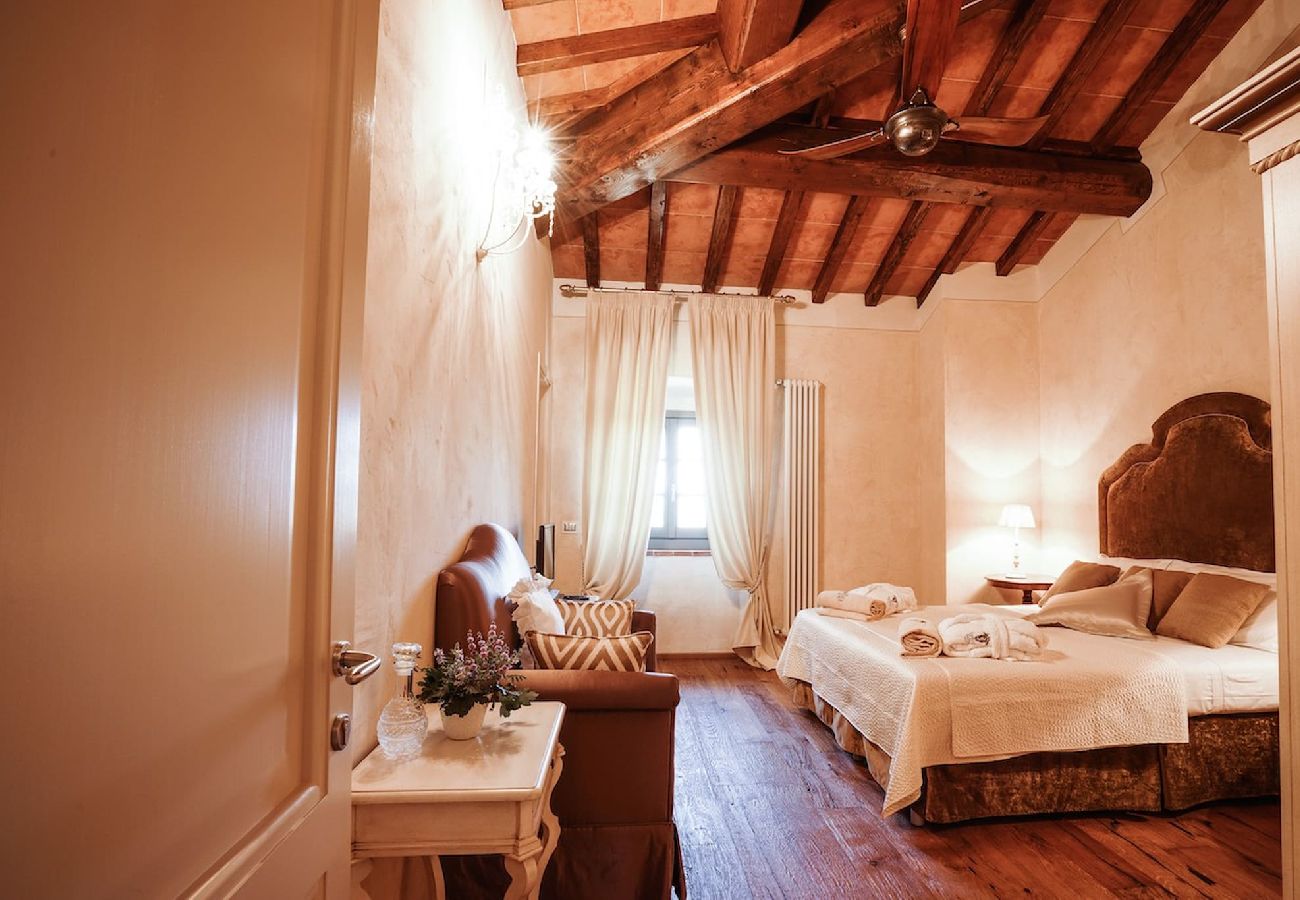 Villa in Reggello - Villa Ruota with views on the Tuscan countryside