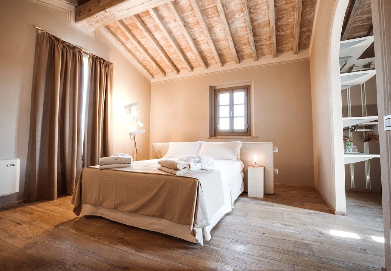 Villa in Reggello - Villa Ruota with views on the Tuscan countryside