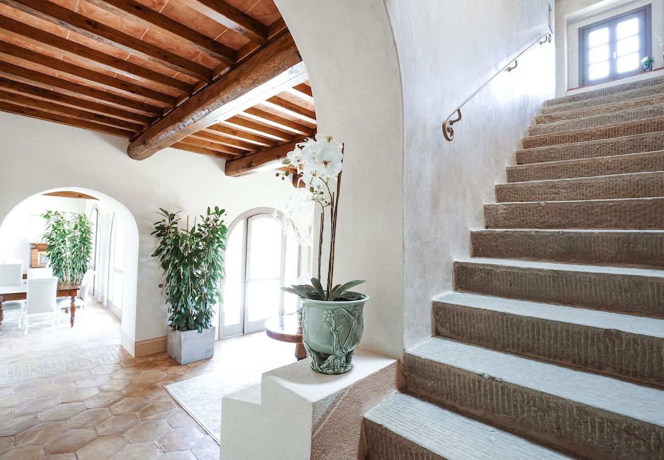 Villa in Reggello - Villa Ruota with views on the Tuscan countryside