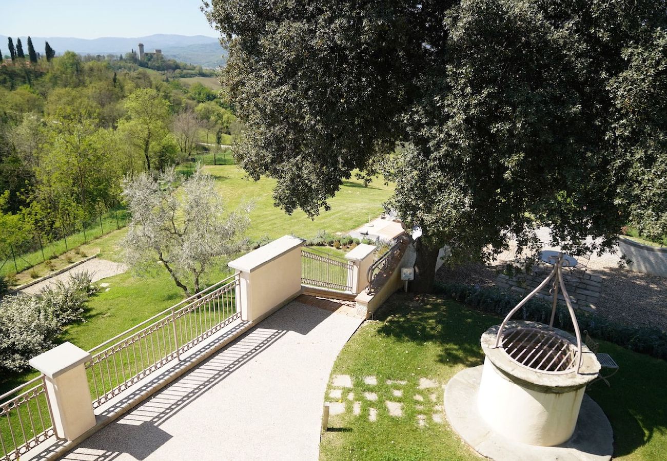 Villa in Reggello - Villa Ruota with views on the Tuscan countryside