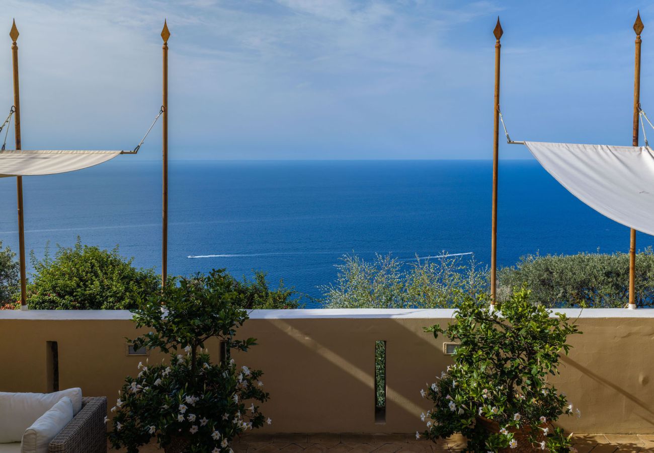 Villa in Furore - IL MANIERO DEGLI DEI
