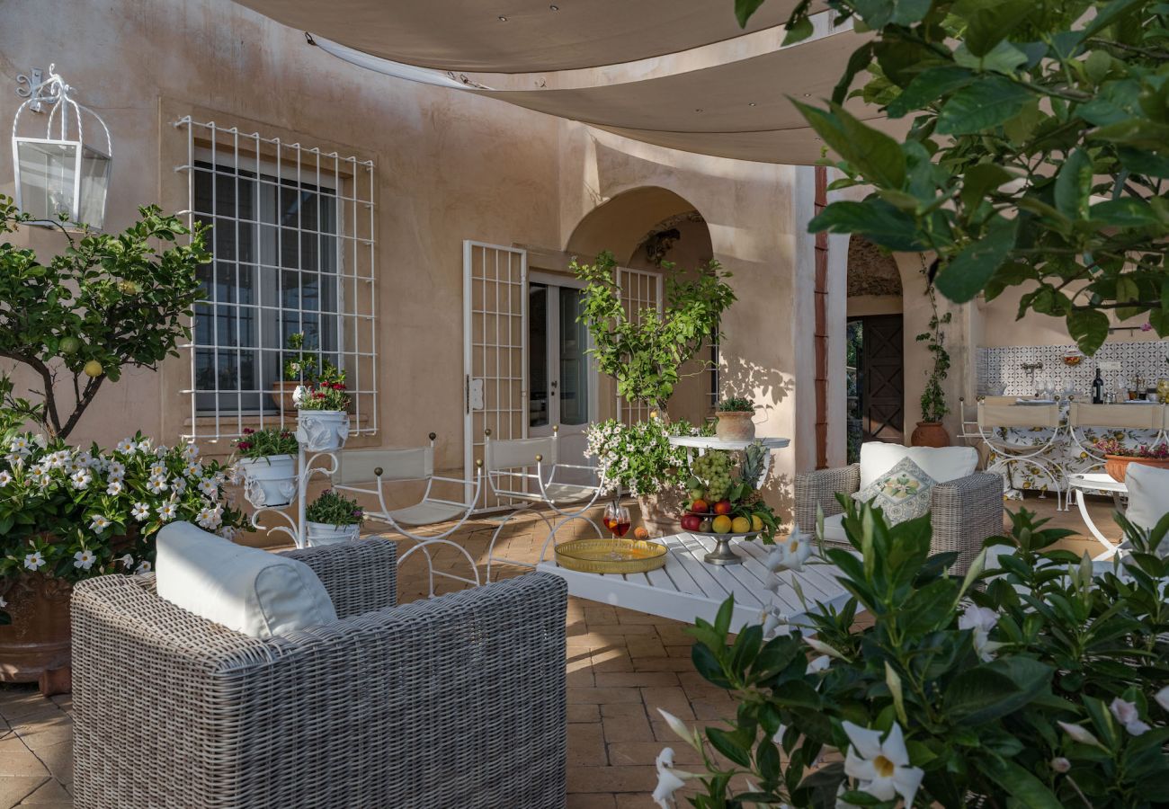 Villa in Furore - IL MANIERO DEGLI DEI