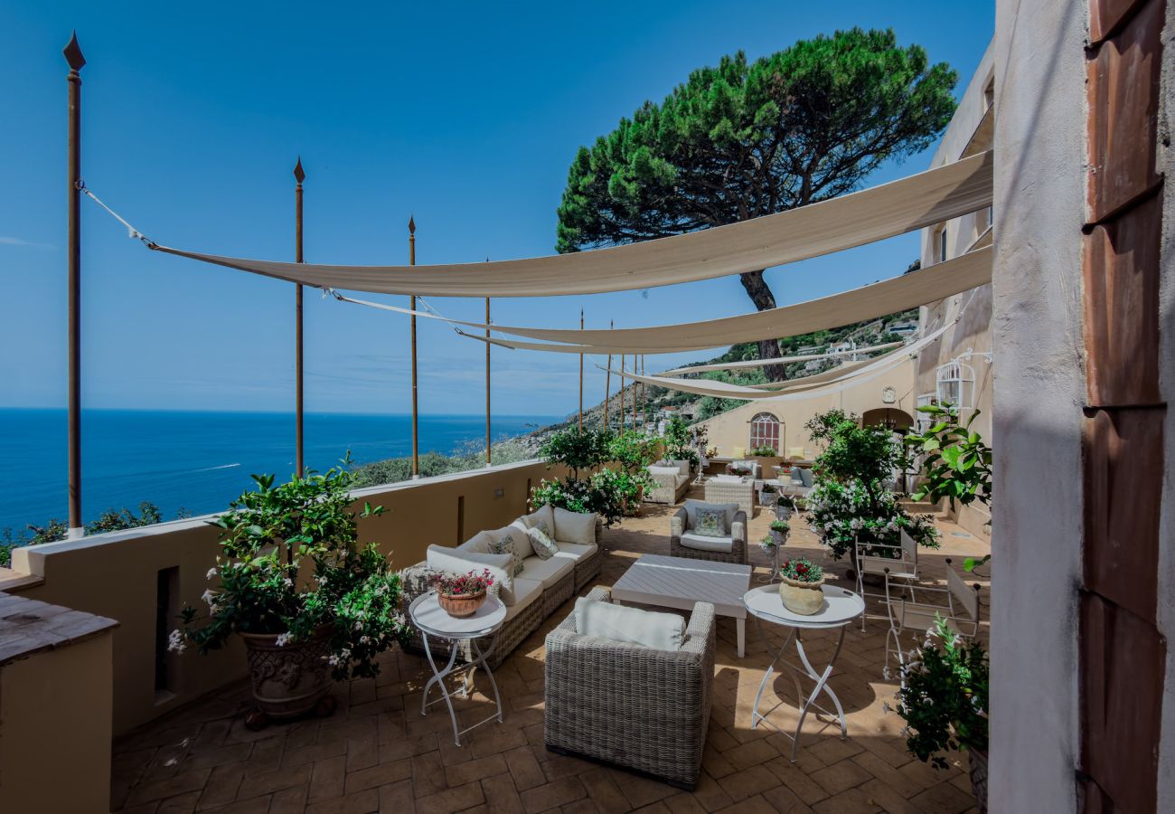 Villa in Furore - IL MANIERO DEGLI DEI
