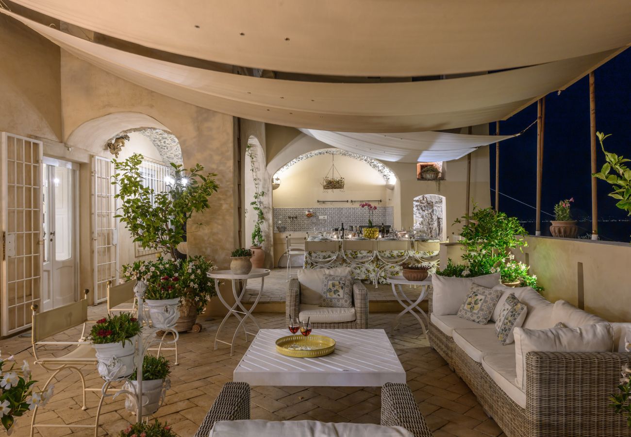 Villa in Furore - IL MANIERO DEGLI DEI