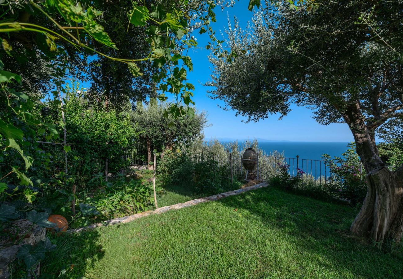 Villa in Furore - IL MANIERO DEGLI DEI