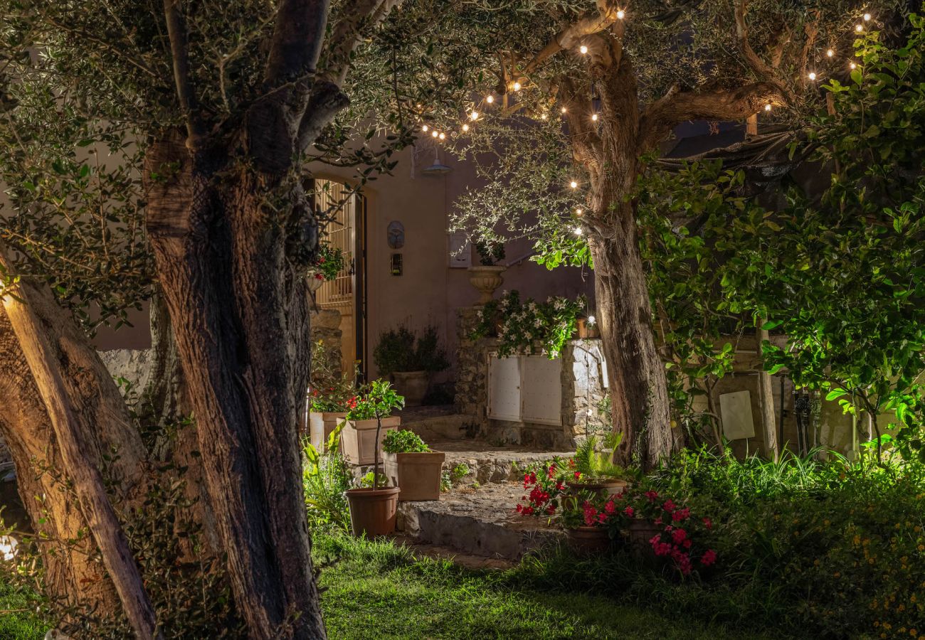 Villa in Furore - IL MANIERO DEGLI DEI