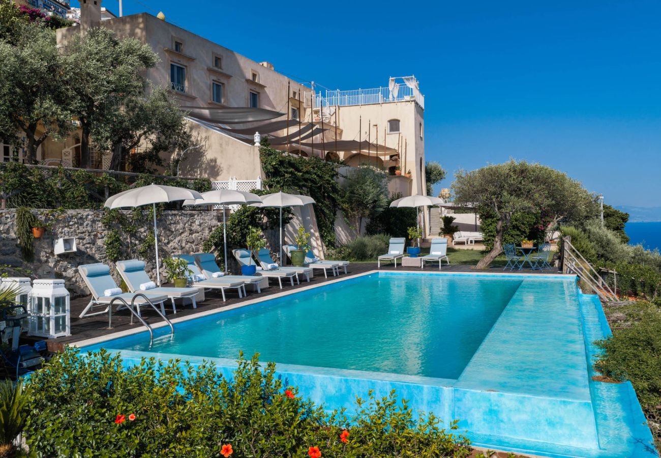 Villa in Furore - IL MANIERO DEGLI DEI