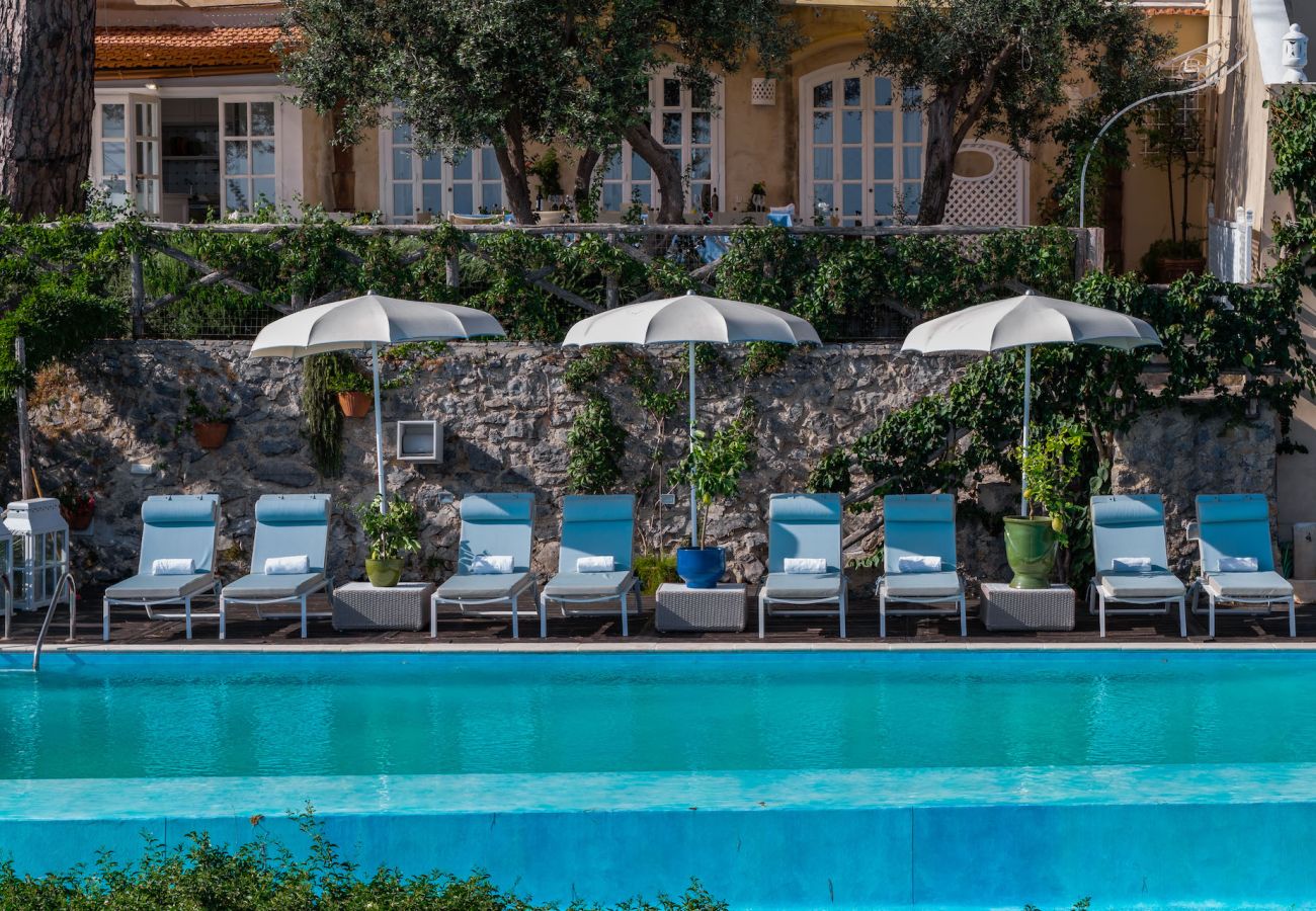 Villa in Furore - IL MANIERO DEGLI DEI