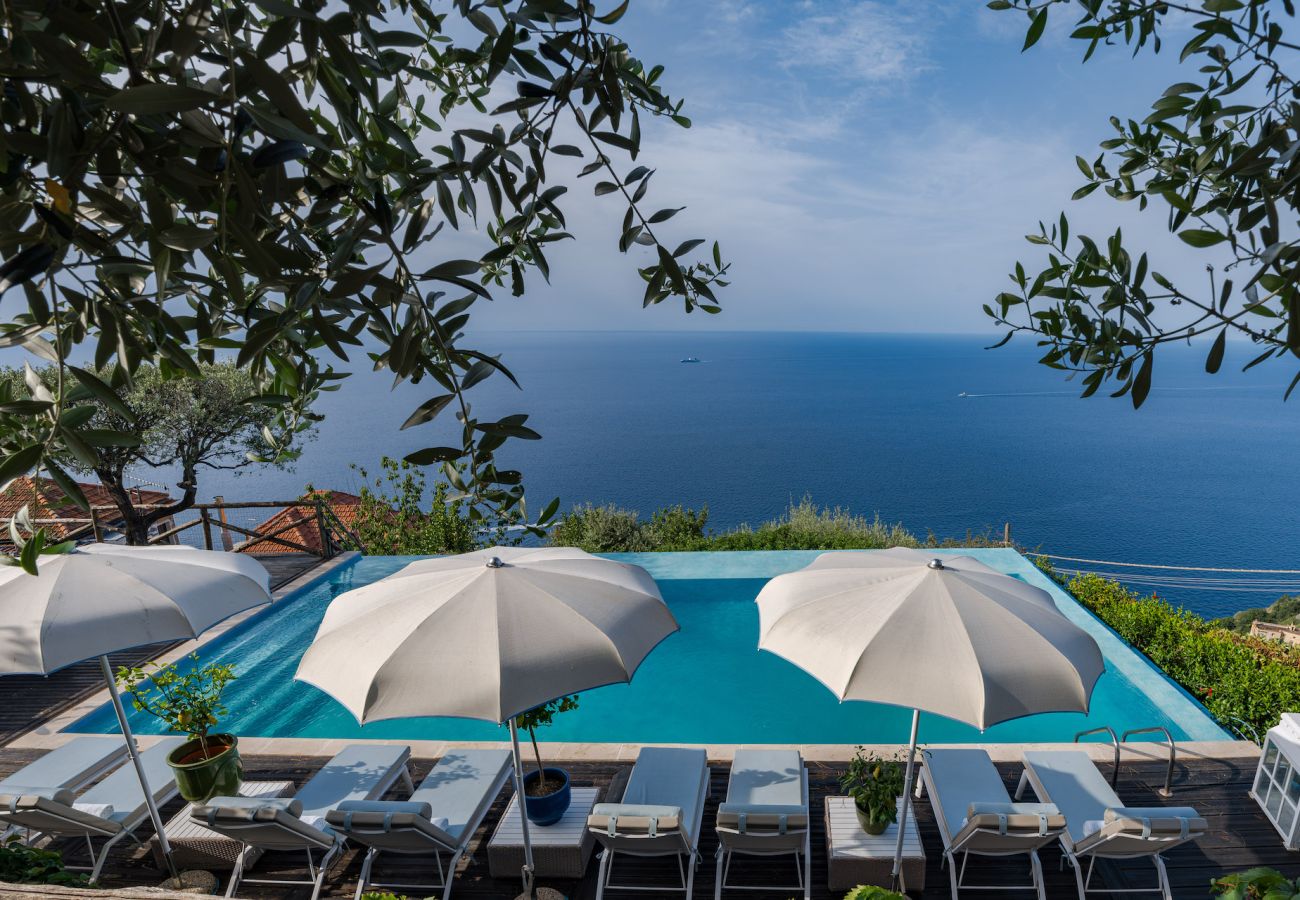 Villa in Furore - IL MANIERO DEGLI DEI