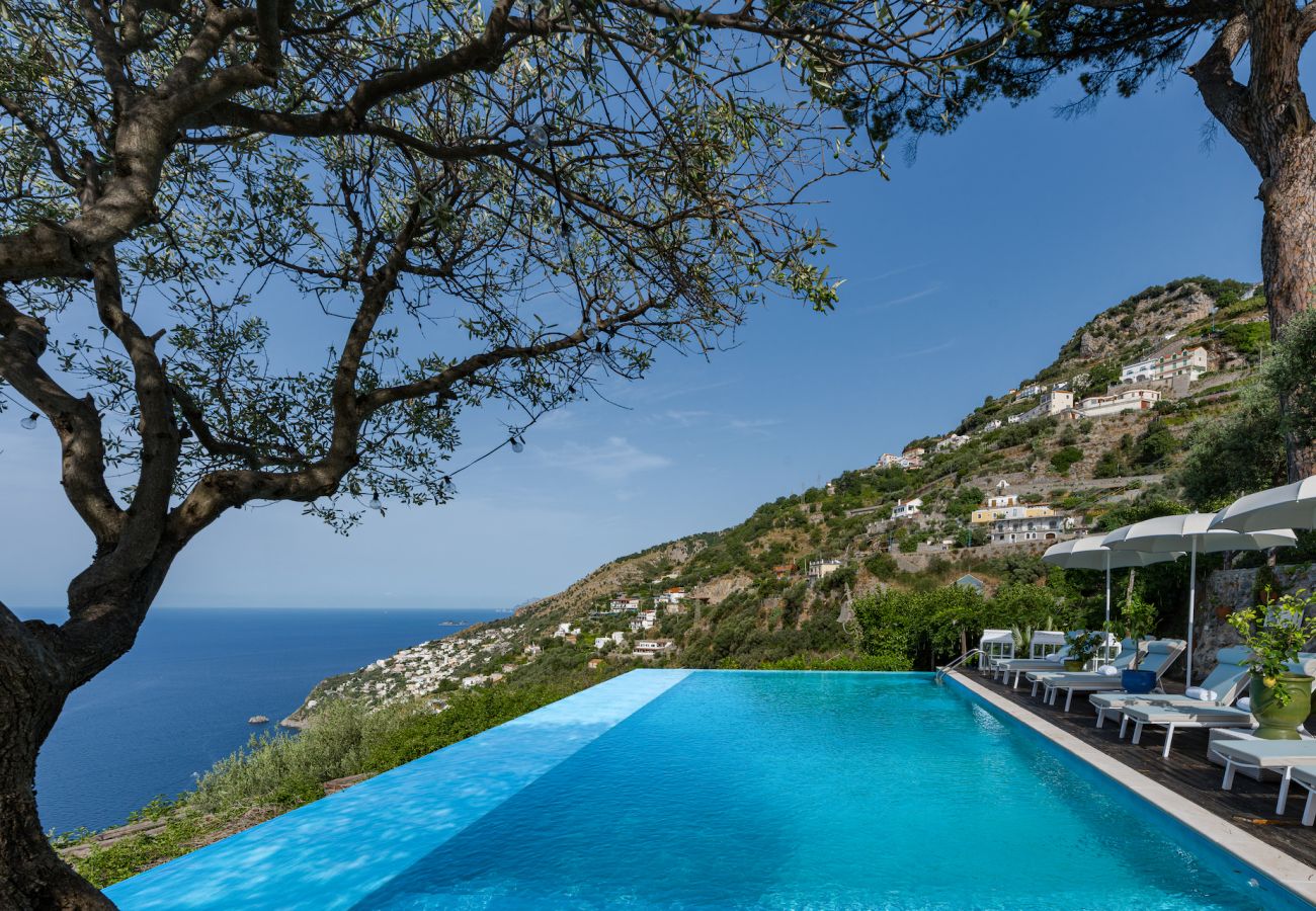 Villa in Furore - IL MANIERO DEGLI DEI