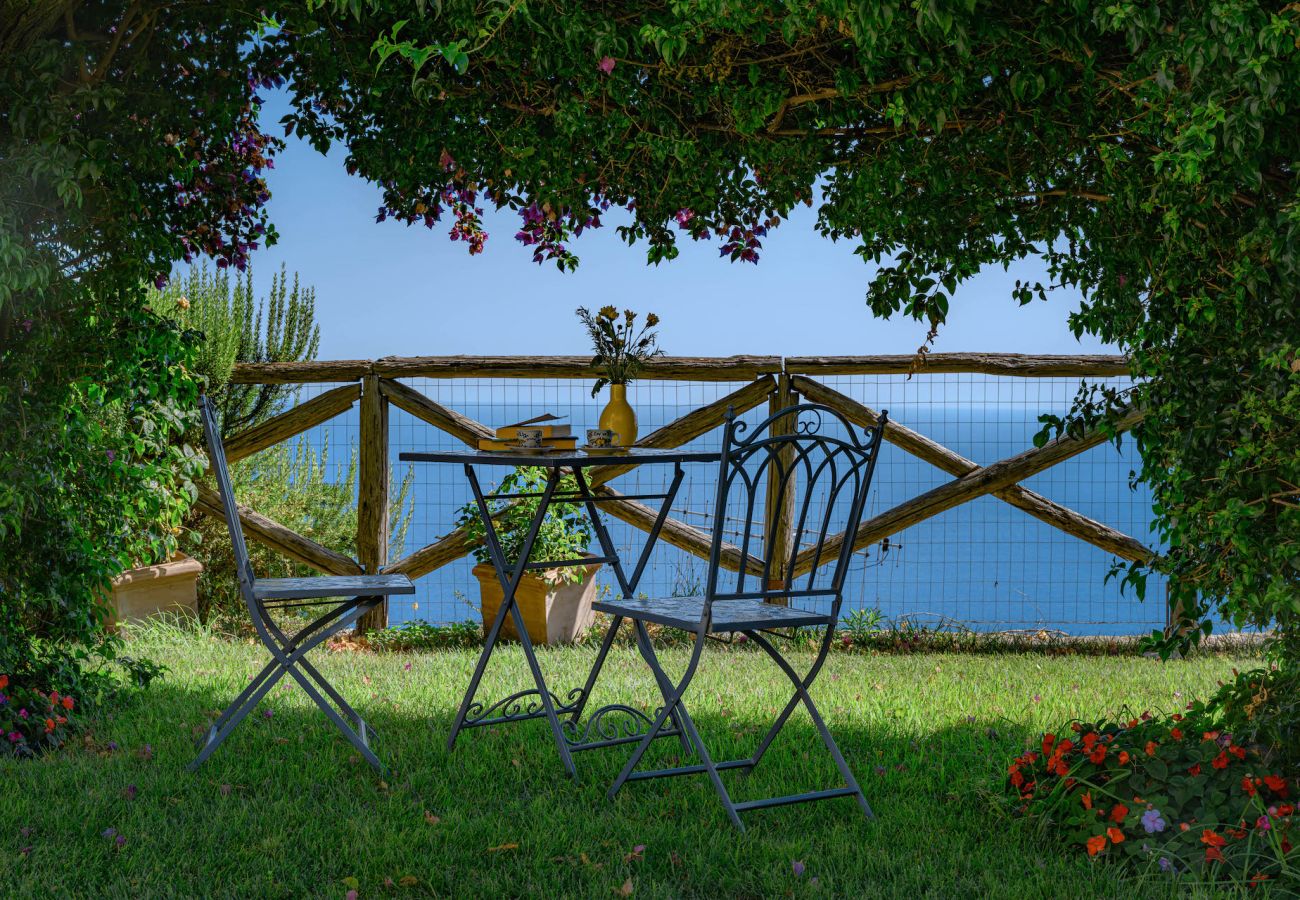 Villa in Furore - IL MANIERO DEGLI DEI