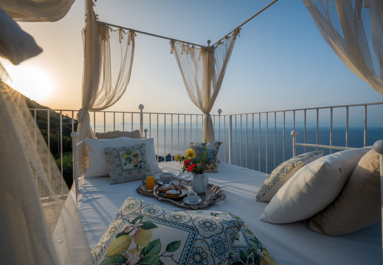 Villa in Furore - IL MANIERO DEGLI DEI