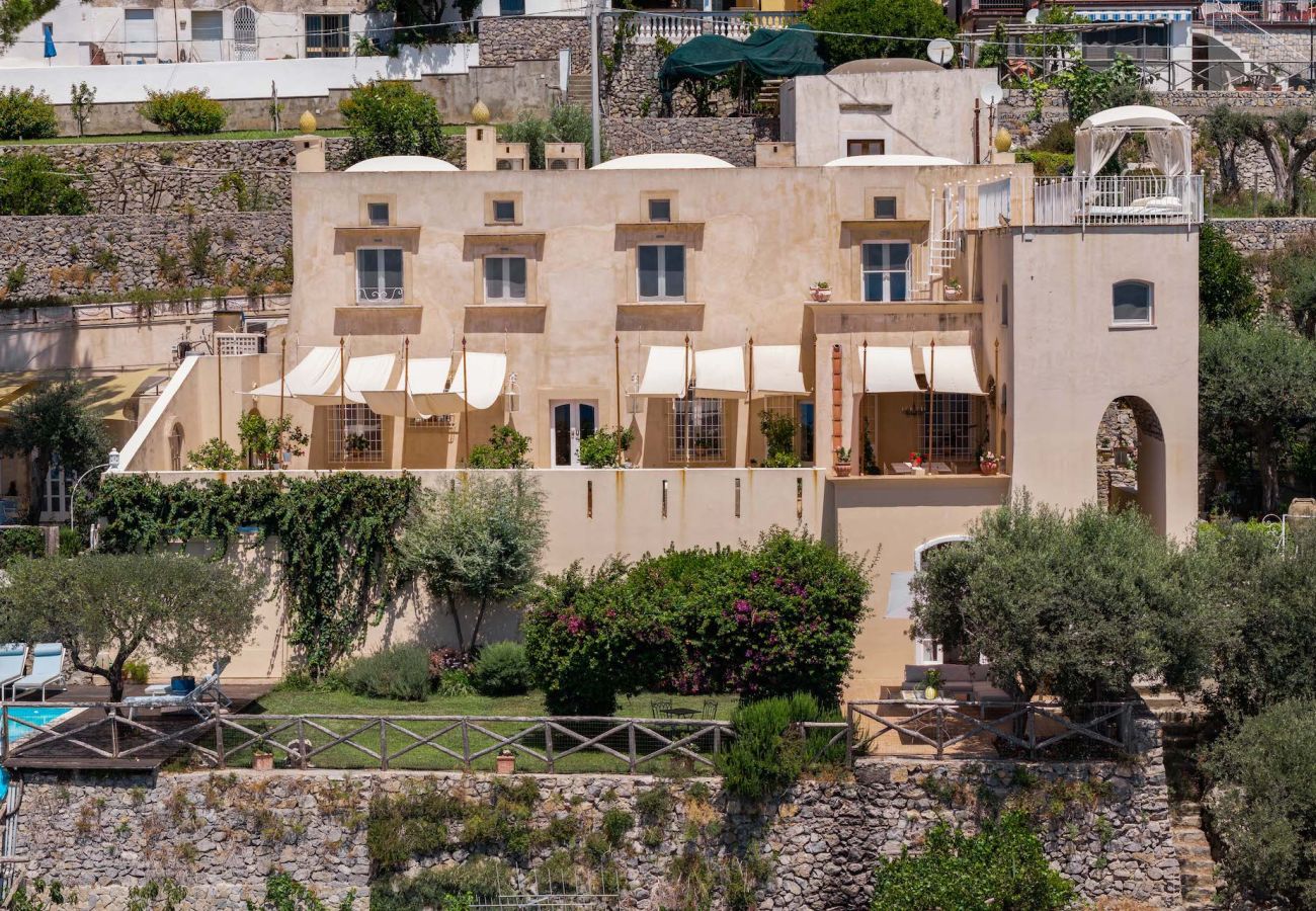 Villa in Furore - IL MANIERO DEGLI DEI