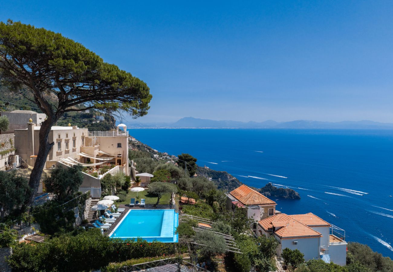 Villa in Furore - IL MANIERO DEGLI DEI