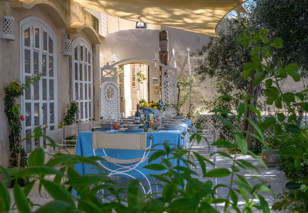 Villa in Furore - IL MANIERO DEGLI DEI