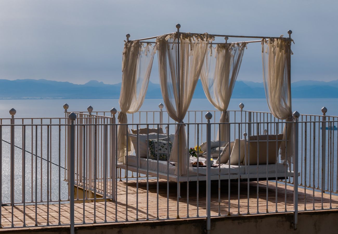 Villa in Furore - IL MANIERO DEGLI DEI