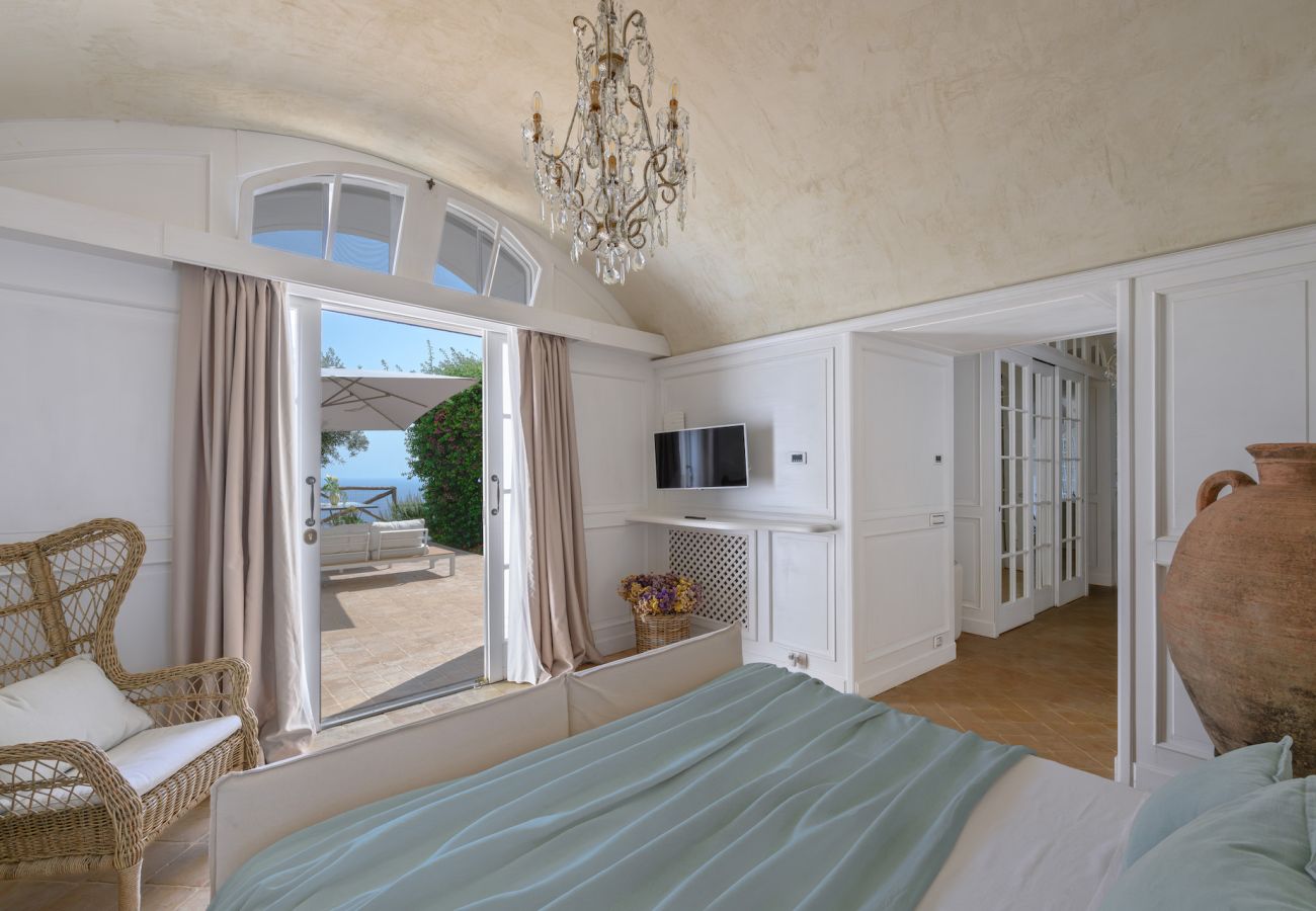 Villa in Furore - IL MANIERO DEGLI DEI