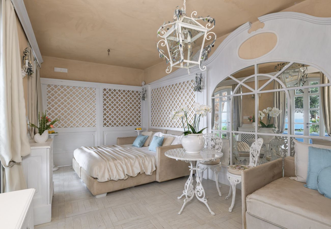 Villa in Furore - IL MANIERO DEGLI DEI