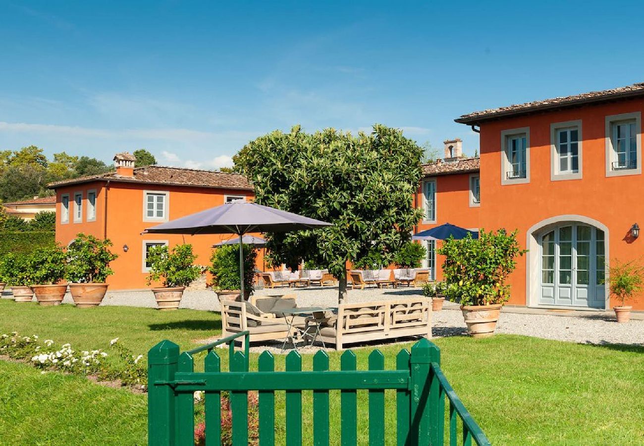 Villa in Lucca - Stunning Luxury Villa with pool