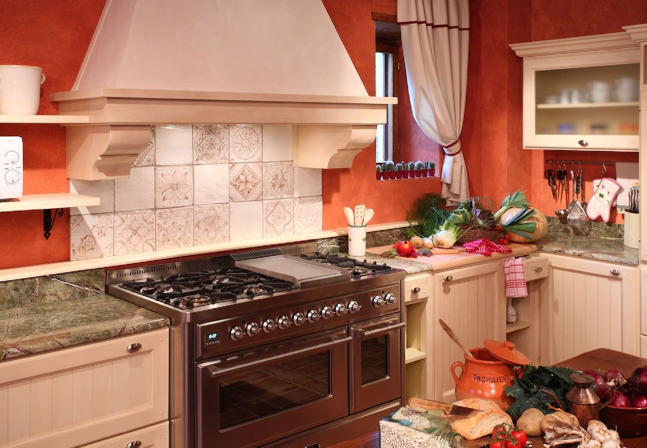 Villa in Reggello - Villa Casa Rossa in a scenic place. 16 people