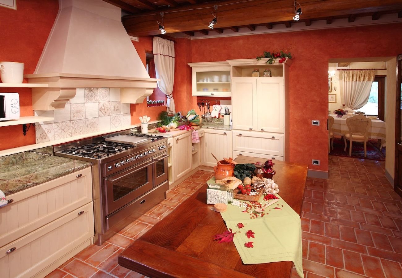Villa in Reggello - Villa Casa Rossa in a scenic place. 16 people