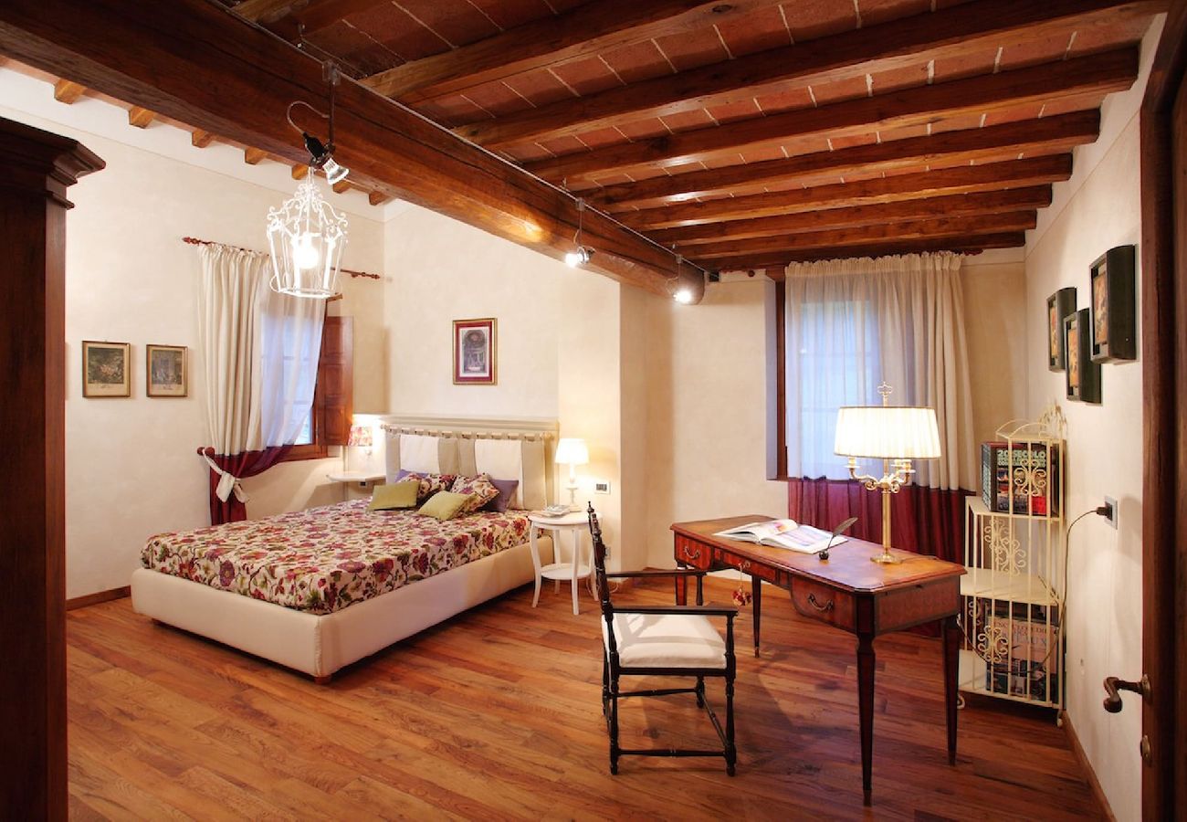 Villa in Reggello - Villa Casa Rossa in a scenic place. 16 people