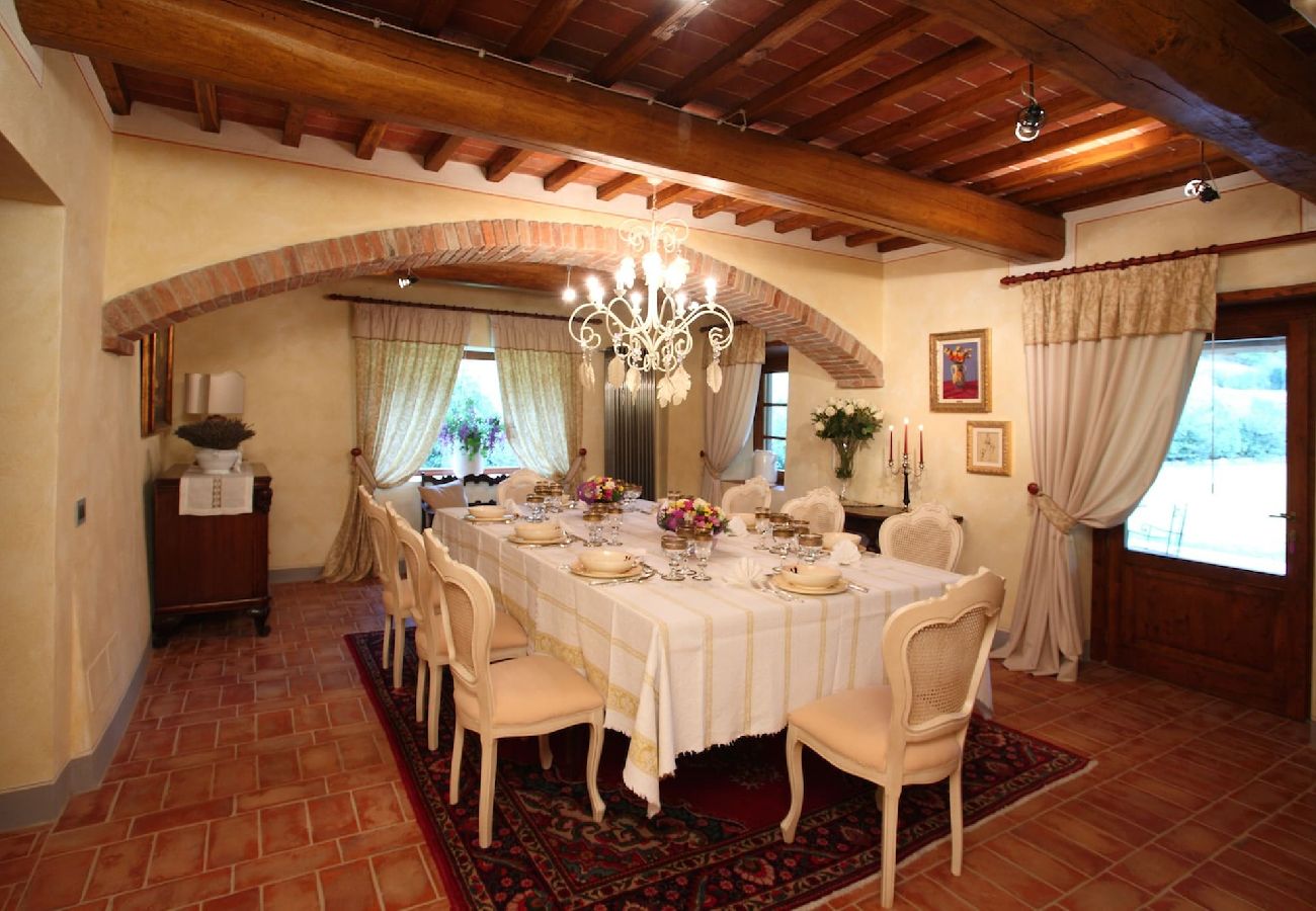 Villa in Reggello - Villa Casa Rossa in a scenic place. 16 people