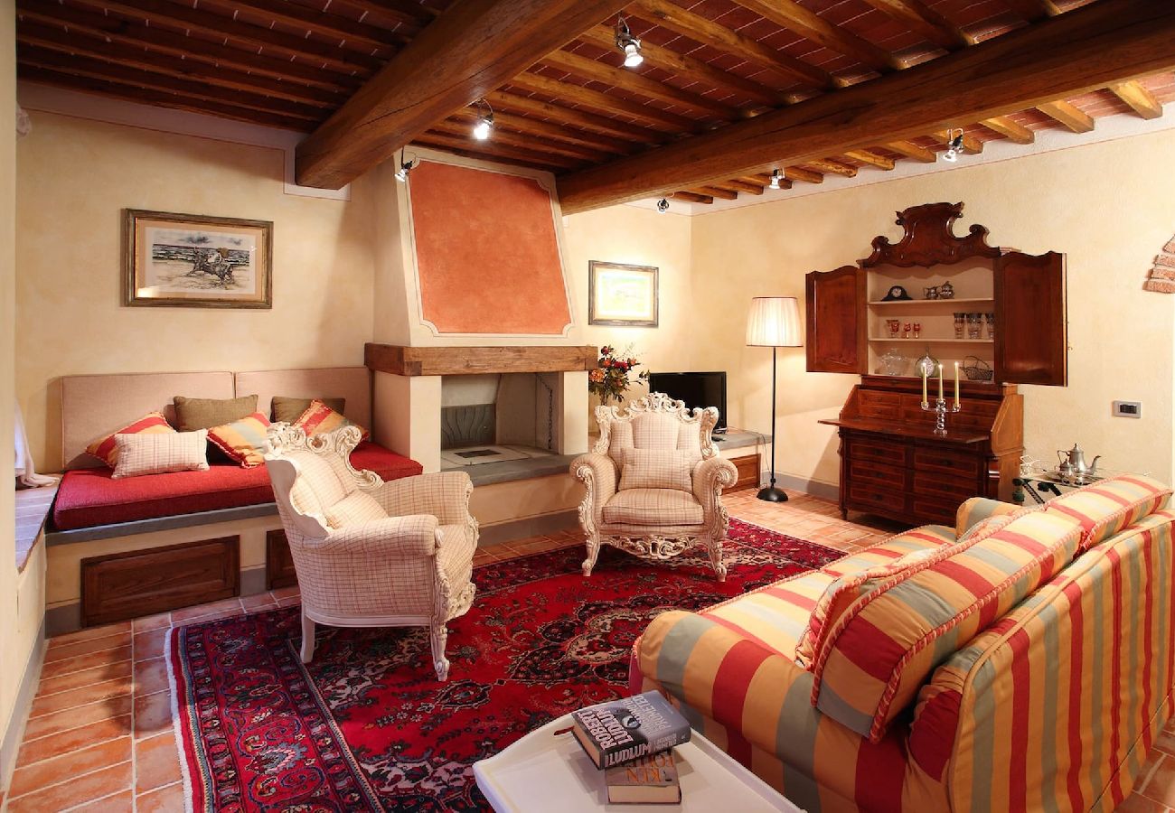 Villa in Reggello - Villa Casa Rossa in a scenic place. 16 people