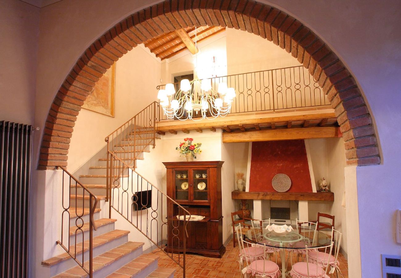 Villa in Reggello - Villa Casa Rossa in a scenic place. 16 people