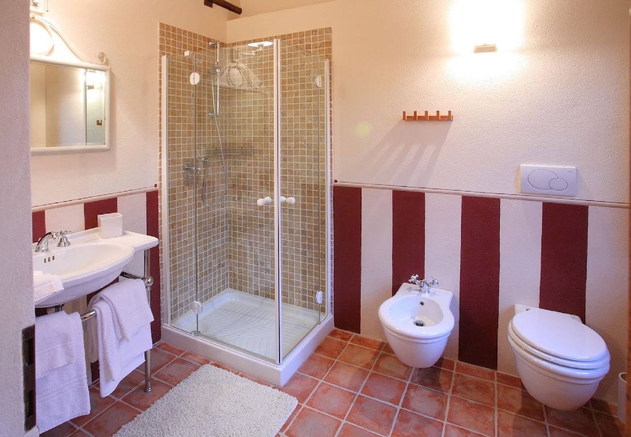 Villa in Reggello - Villa Casa Rossa in a scenic place. 16 people