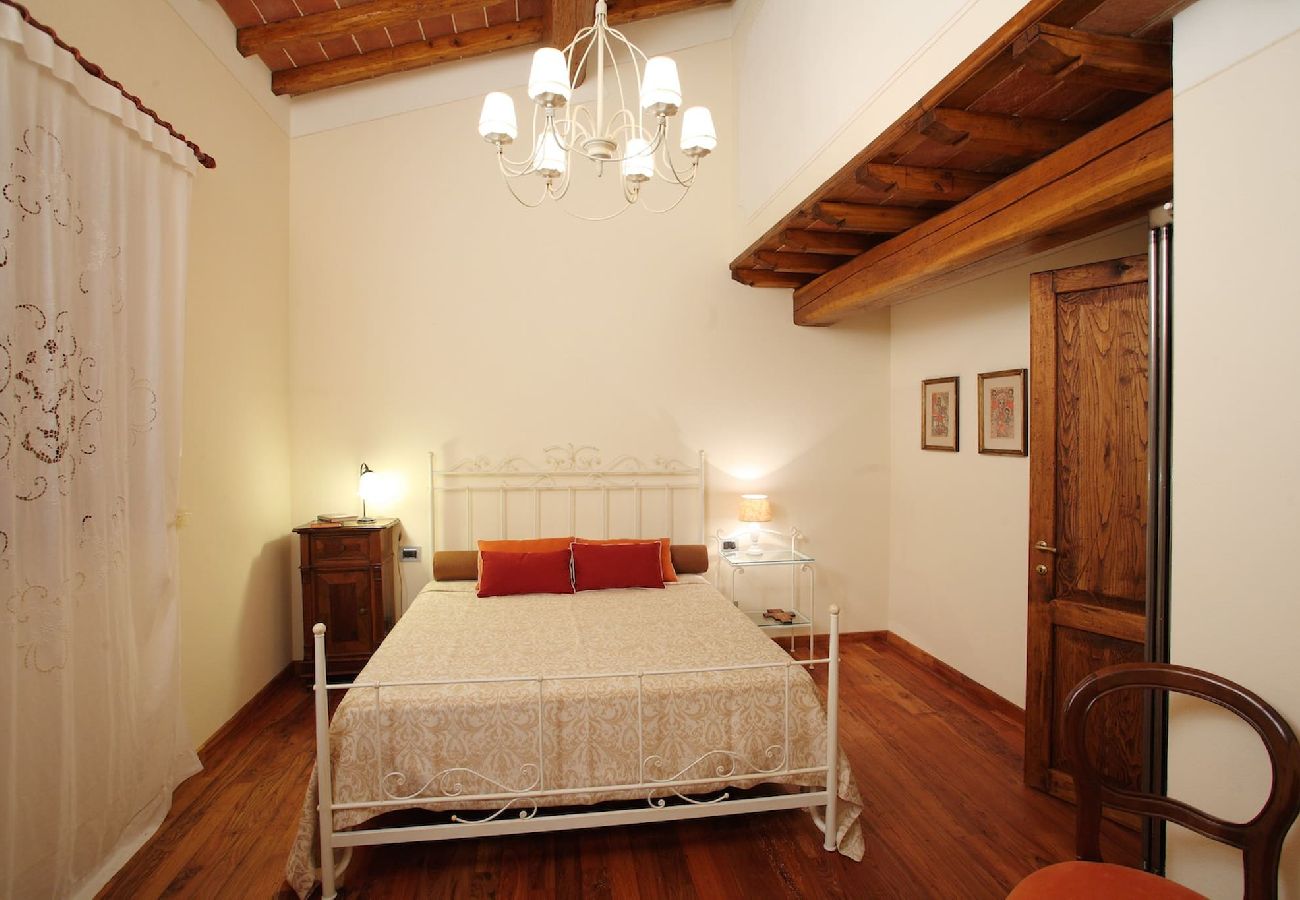Villa in Reggello - Villa Casa Rossa in a scenic place. 16 people