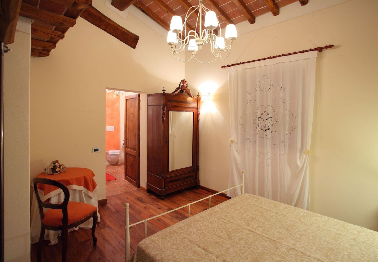 Villa in Reggello - Villa Casa Rossa in a scenic place. 16 people