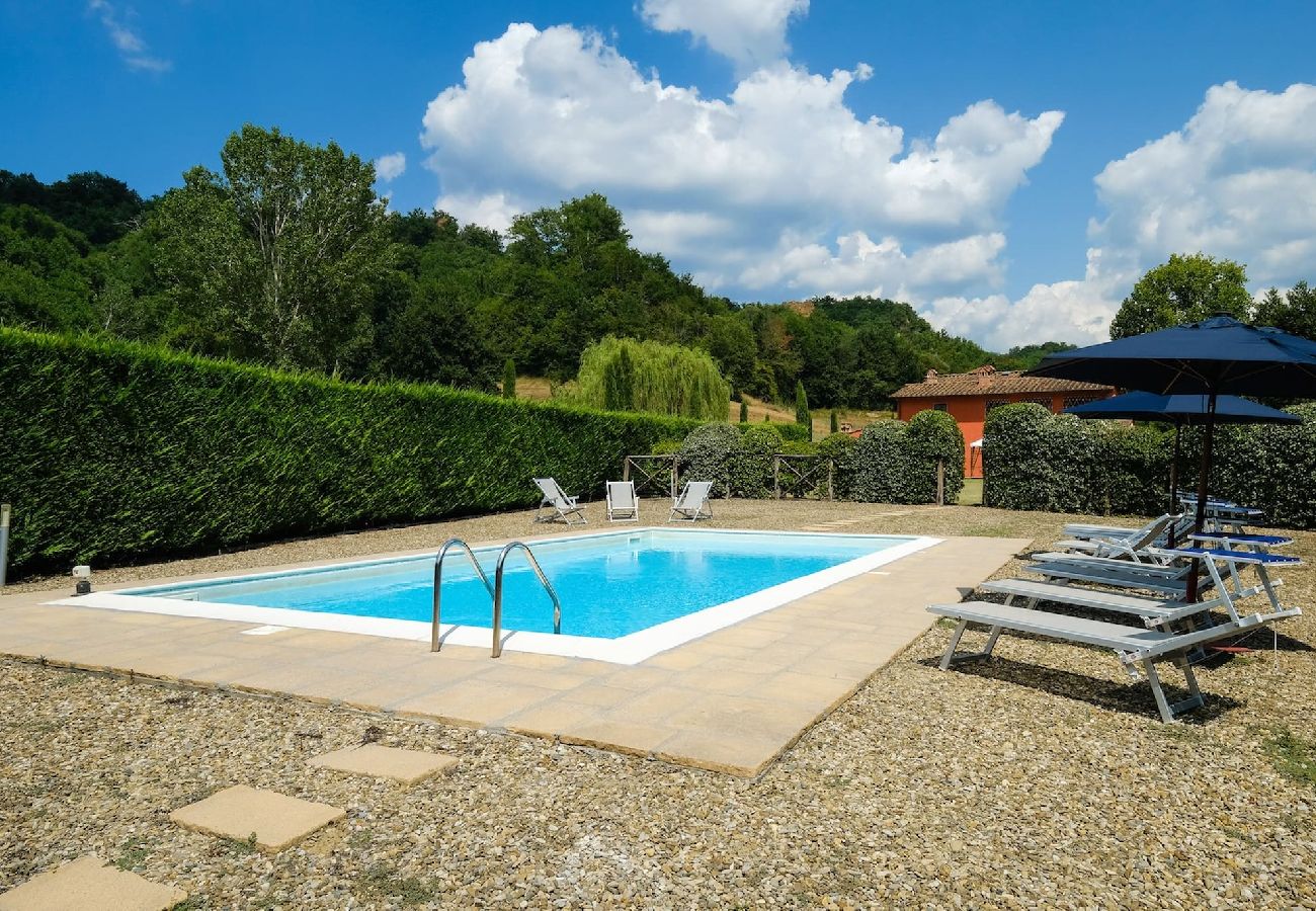 Villa in Reggello - Villa Casa Rossa in a scenic place. 16 people