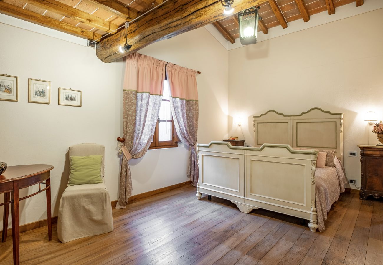 Villa in Reggello - Villa Casa Rossa in a scenic place. 16 people