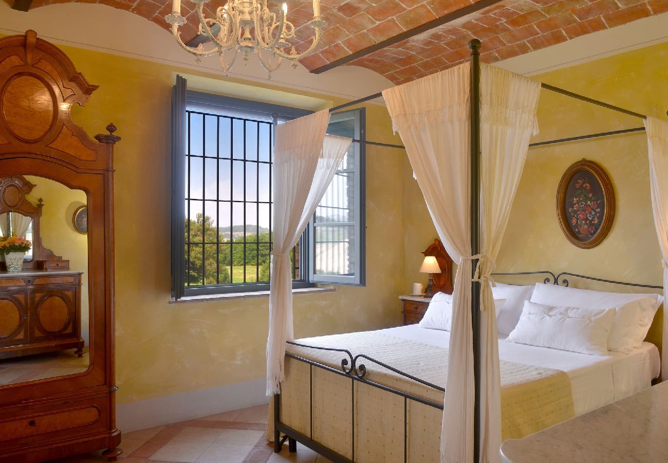 Villa in Bibbona - Villa La Guardiana promoted by WeekHomes com