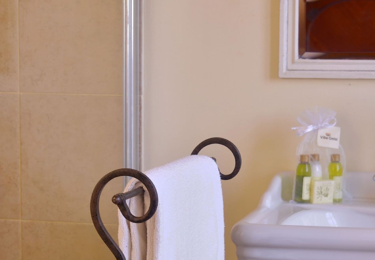 Villa in Bibbona - Villa La Guardiana promoted by WeekHomes com