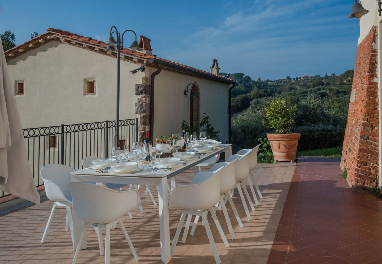 Villa in Palaia - Villa casolare Francia