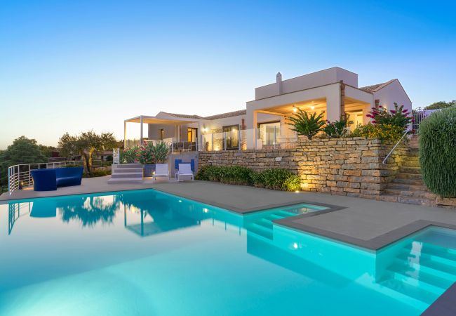 Villa in Buseto Palizzolo - Villa Avocado