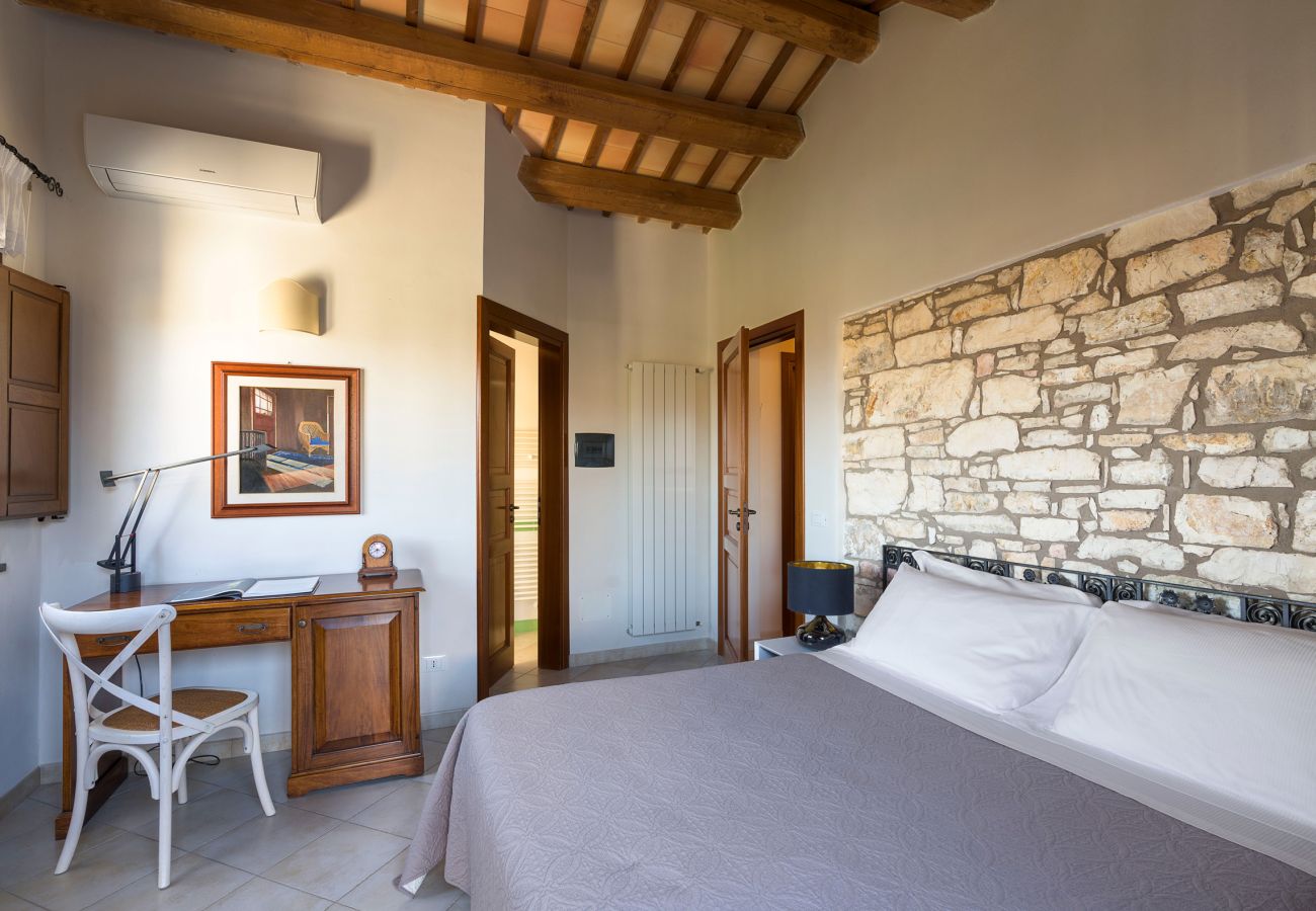 Villa in Buseto Palizzolo - Villa Avocado