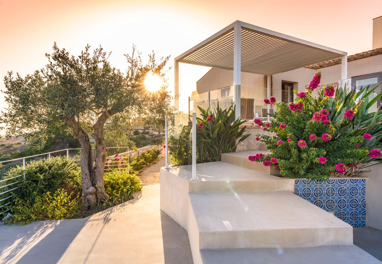 Villa in Buseto Palizzolo - Villa Avocado